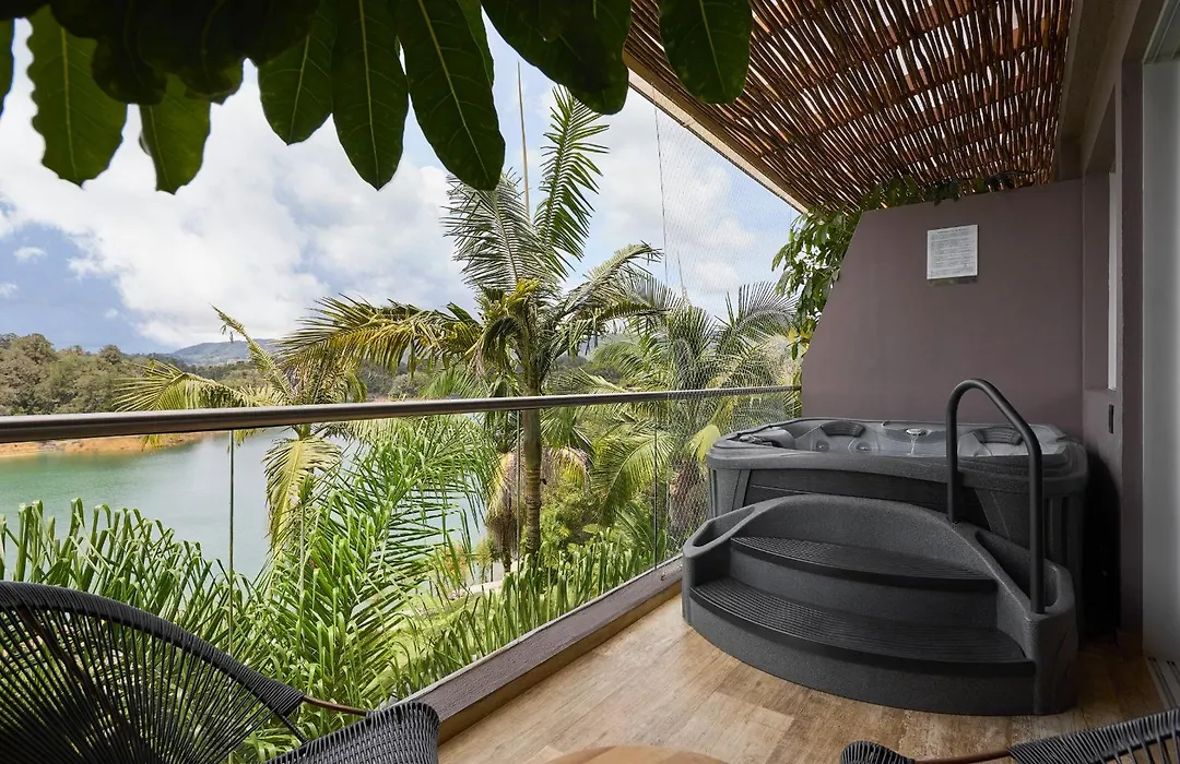 Tau House-1