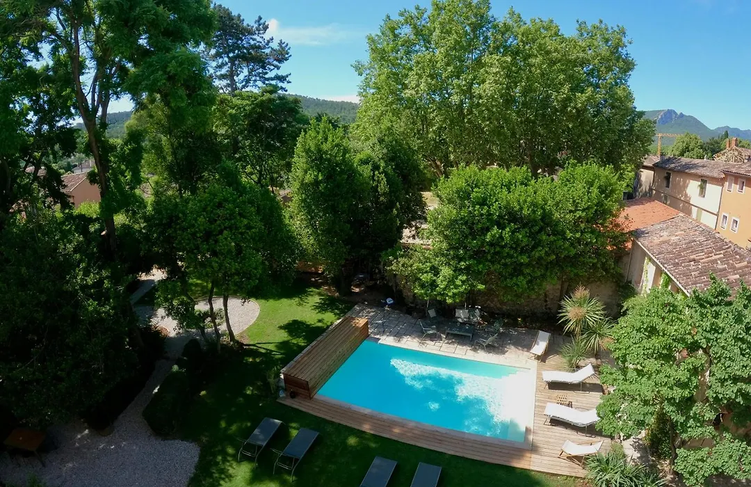 Maison Sumiane - Maison d hotes et locations avec piscine-1