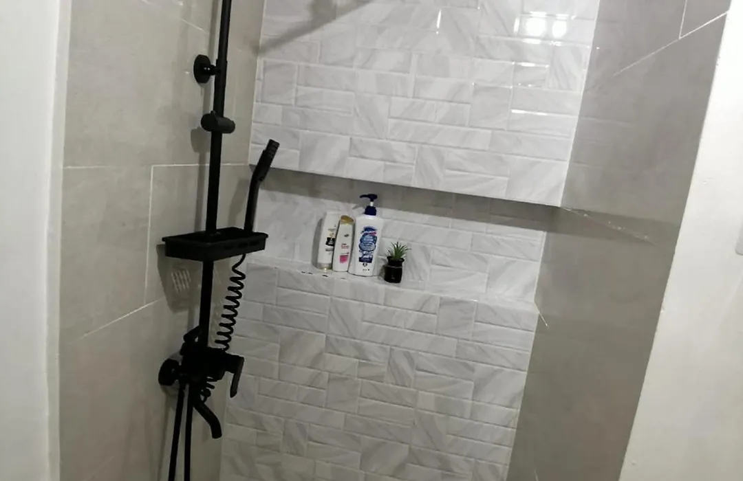 Grand Residences Newly Renovated Studio Unit - Walking Distance To It Park-1
