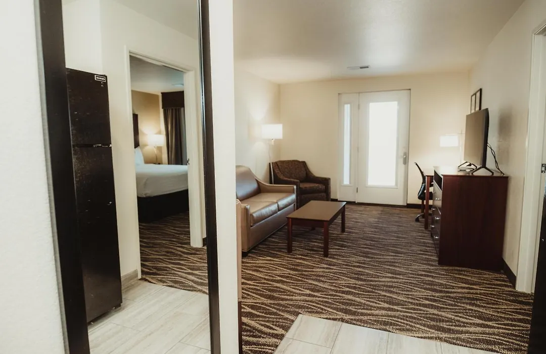 Cobblestone Hotel & Suites - Ottumwa-1
