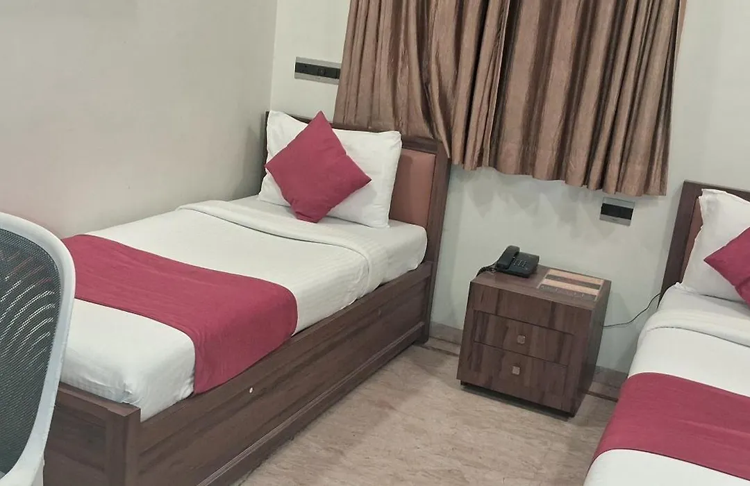 Shine Hospitality Palace-1