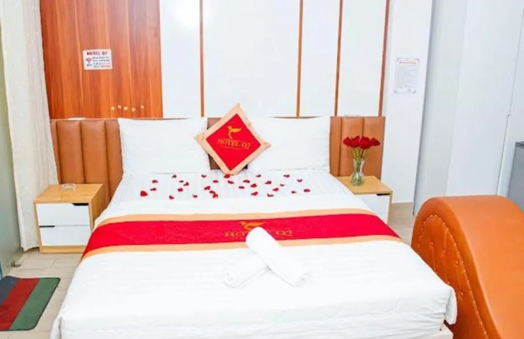 Khách Sạn Q7-1