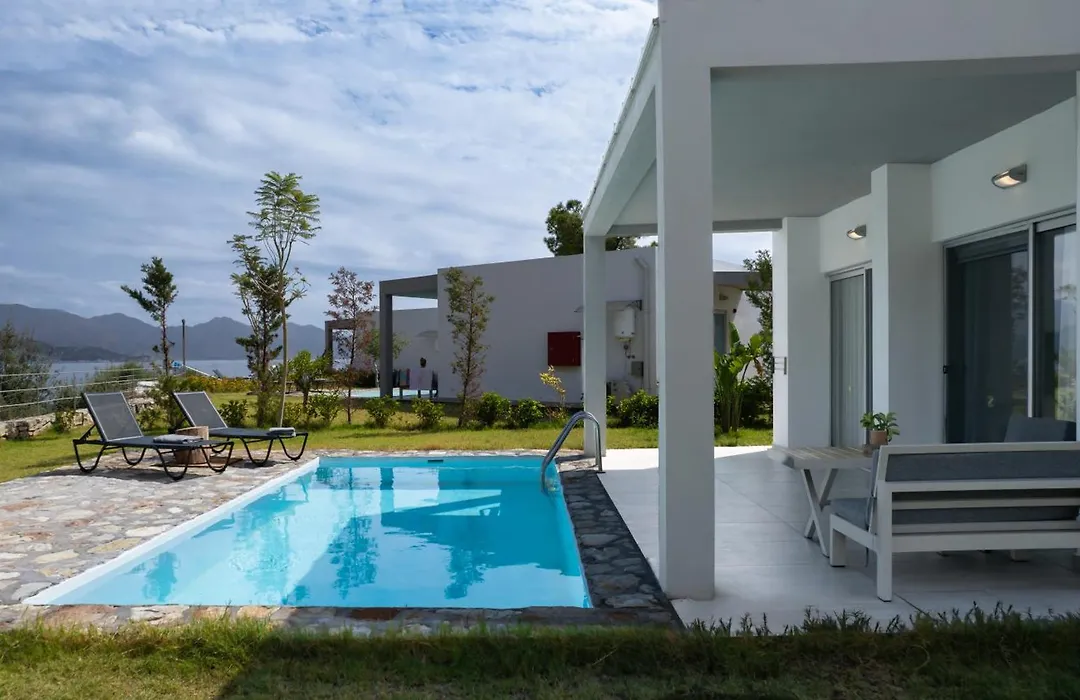 Z-Villas Beach Hotel-1