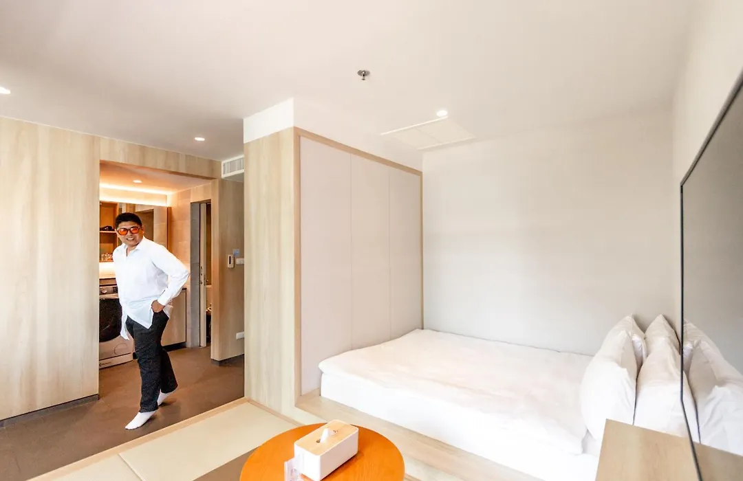 Livezen Bangkok Sukhumvit-1