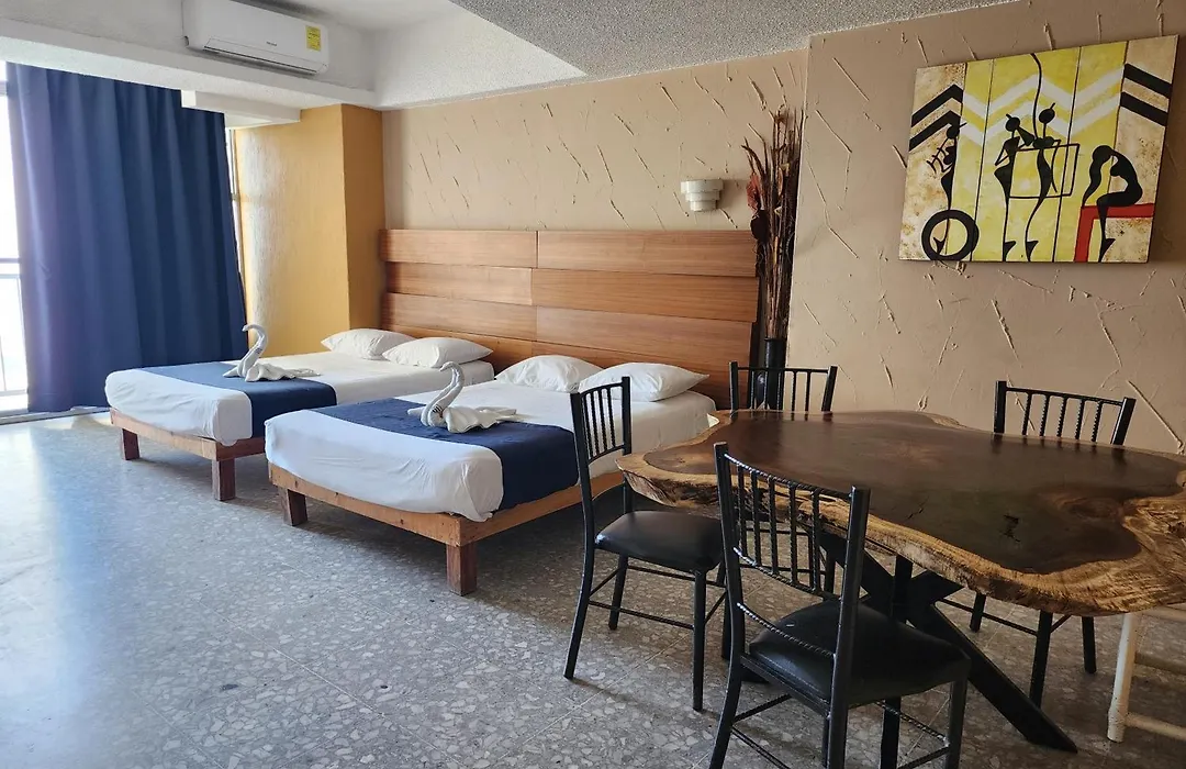 Suites Omega Torres Gemelas-1
