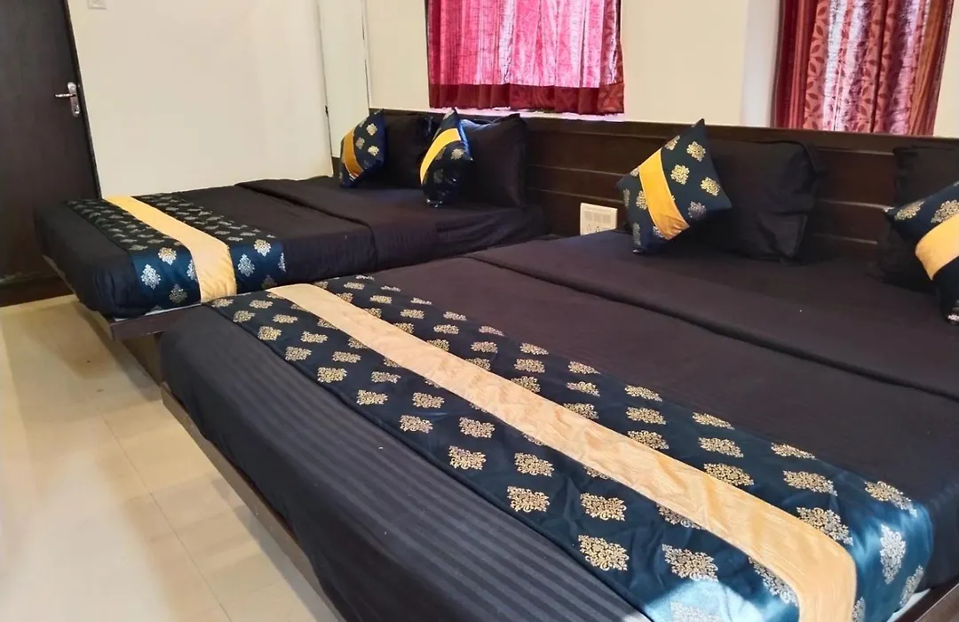 Hotel Shri Govind-1