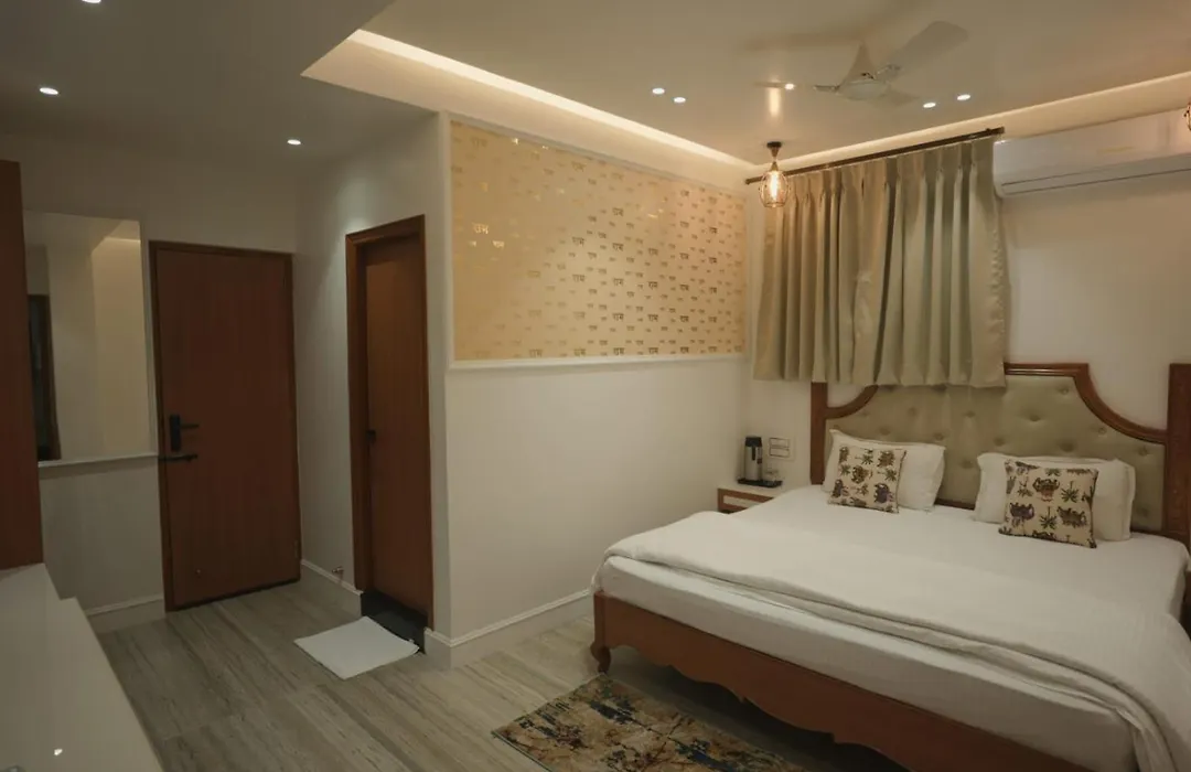 Shri Ram Paying Guest House Premium Rooms-1