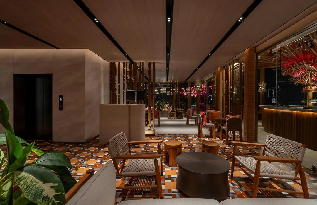 Moxy Bangkok Ratchaprasong-1