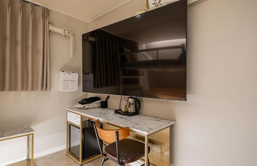 Mnlucky Hotel-1