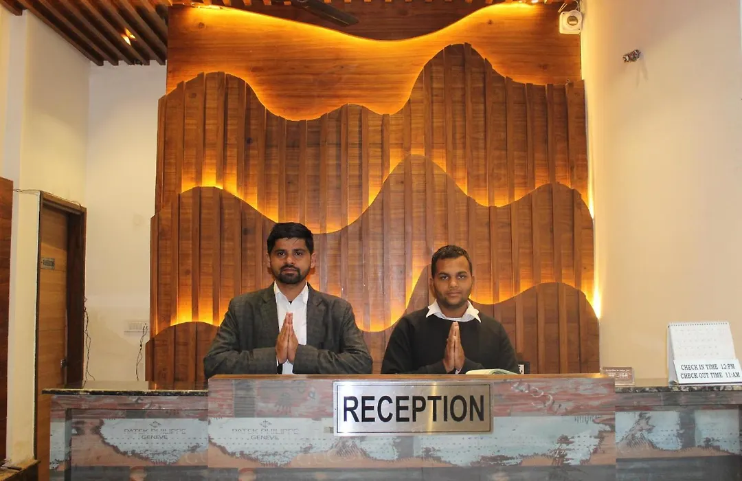Hotel Lake View - Near Sukhna Lake-1