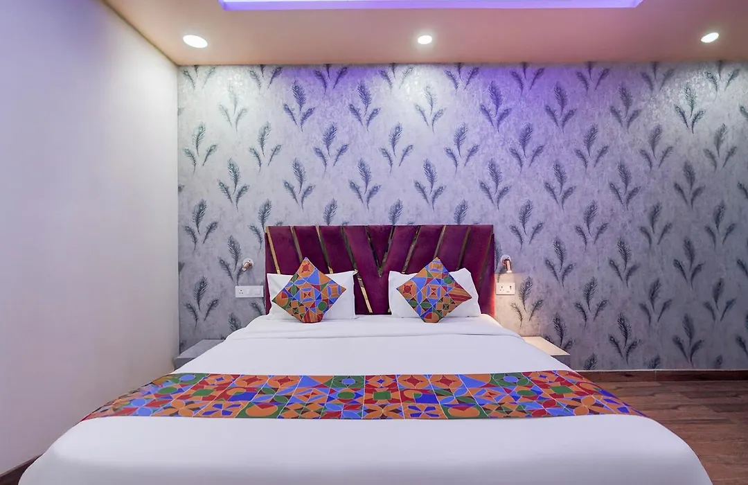 Fabhotel Raas Plaza-1