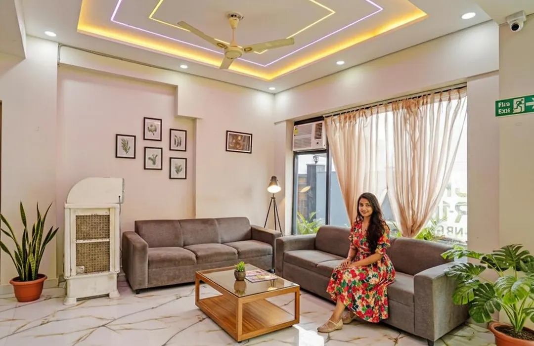 Fabhotel The Viraaj - Gaur City Mall-1