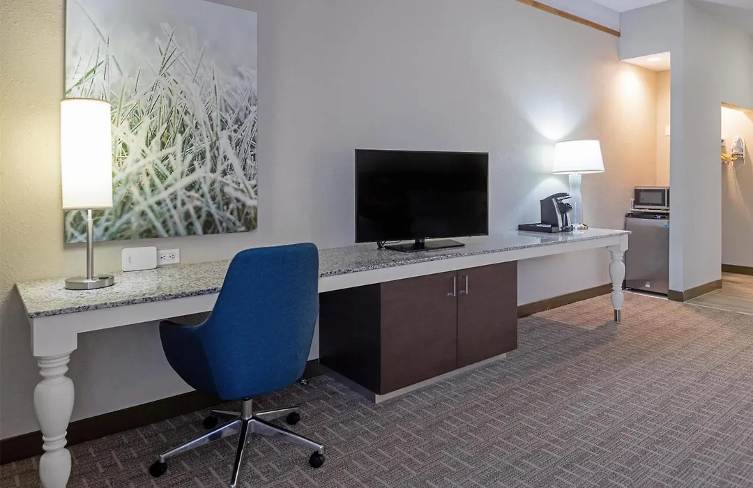 Hilton Garden Inn Grand Forks-Und-1