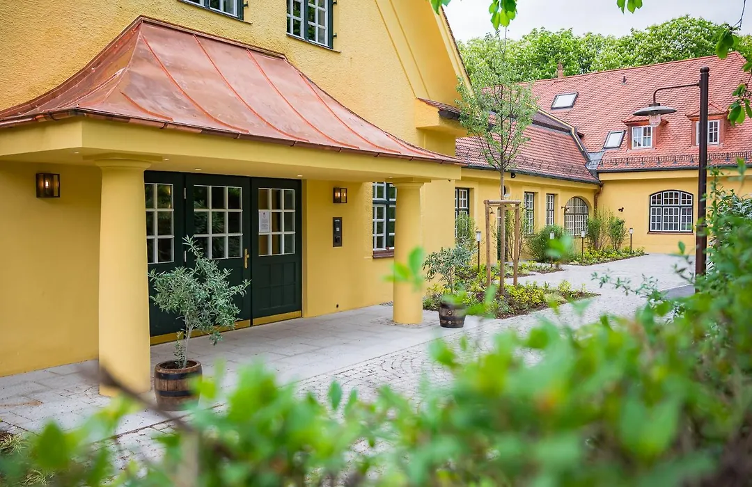 Gutshotel Menterschwaige - Heritage Boutique Hotel With Timless Elegance-1