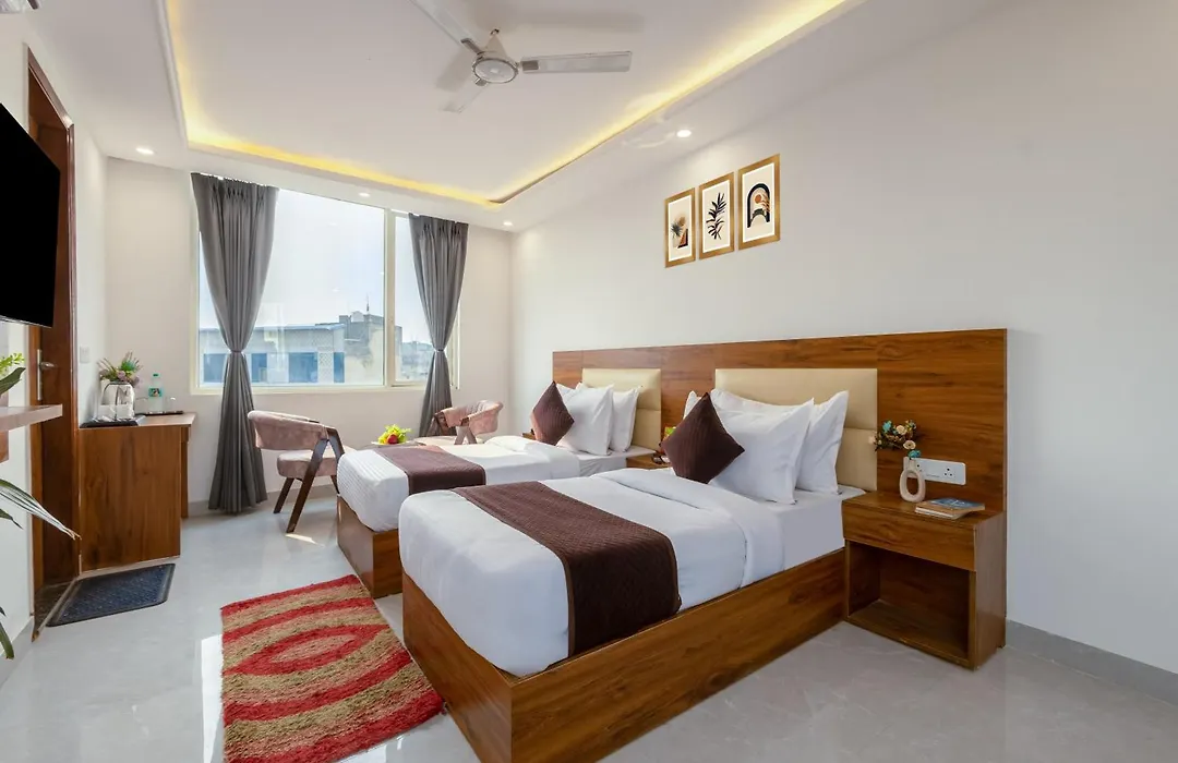 Hotel Clarks-Ton Residency Near Delhi Airport-1