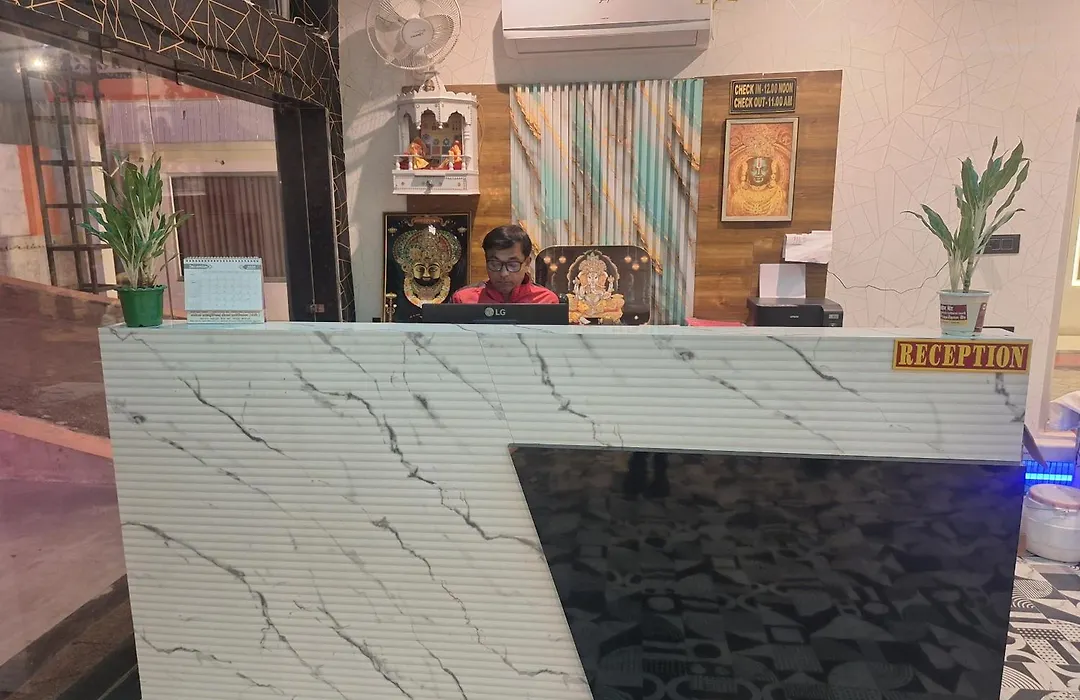 Hotel Omkar Palace-1