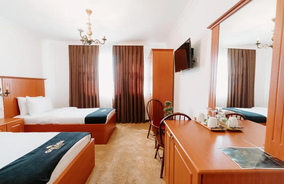 Golden Hotel-1