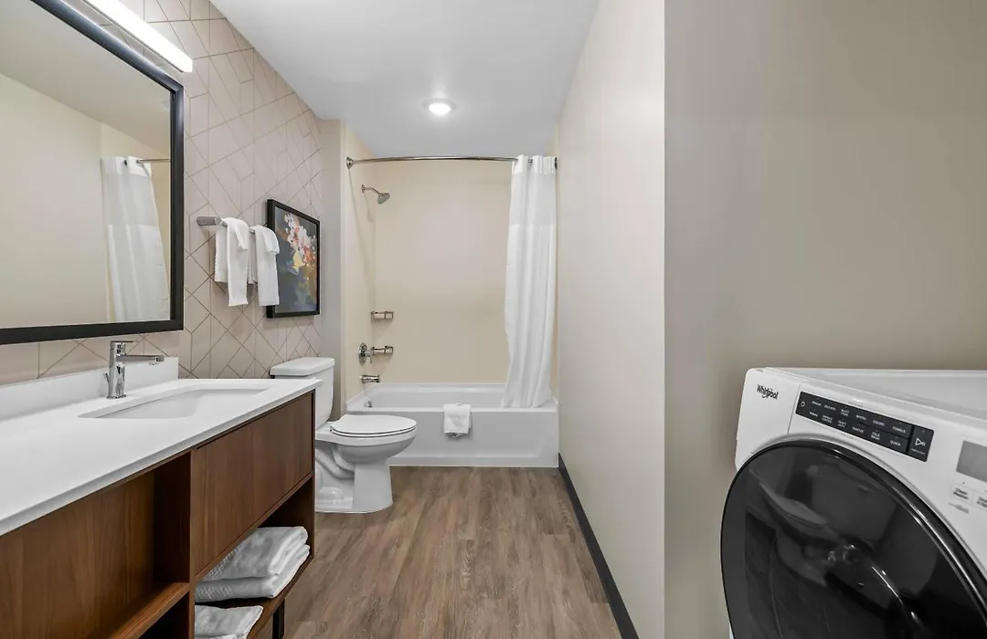 Everhome Suites Rochester Greece-1