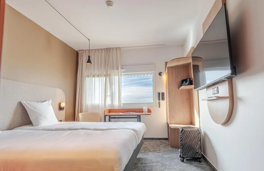 Hôtel AKENA Chalons-en-Champagne-1