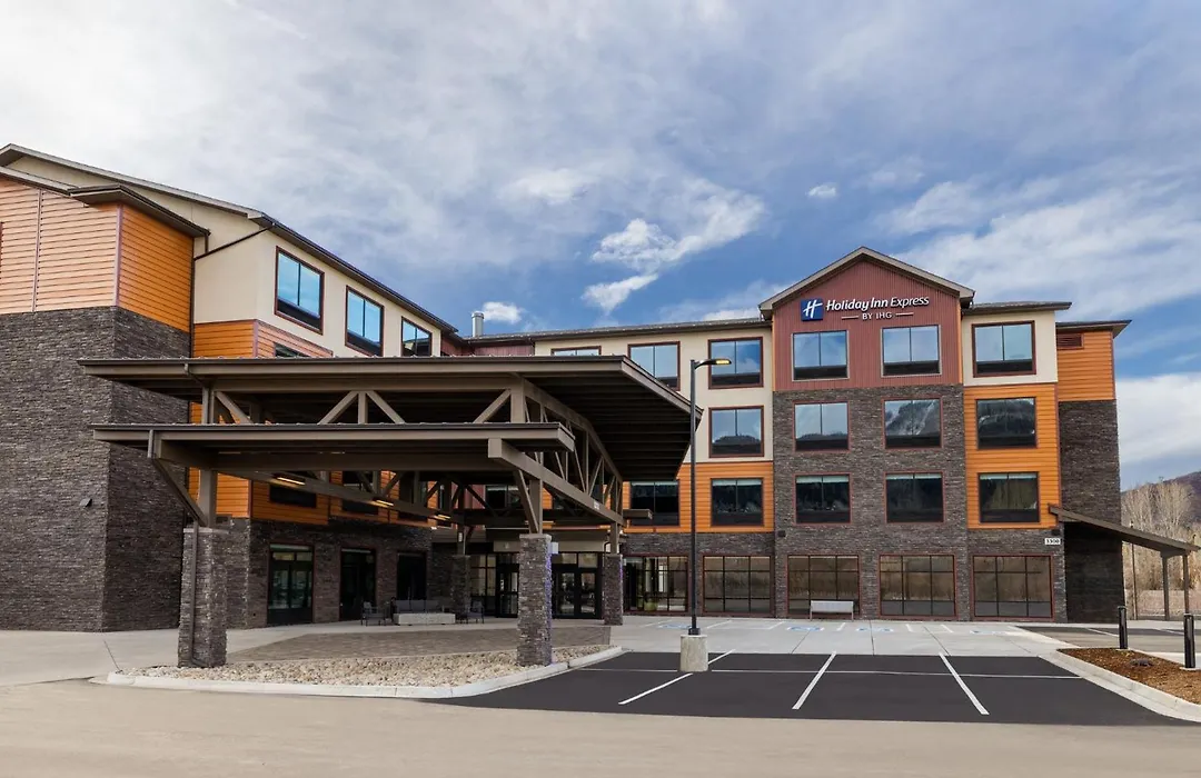 Holiday Inn Express & Suites Steamboat Springs By Ihg-1