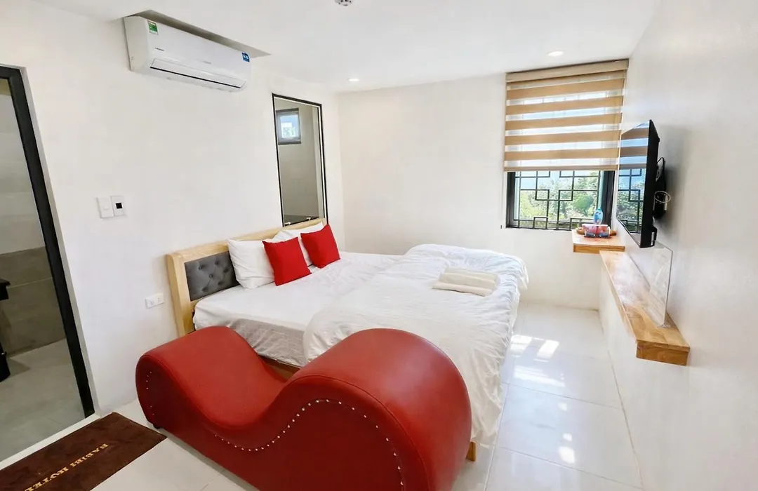Habibi Hotel-1