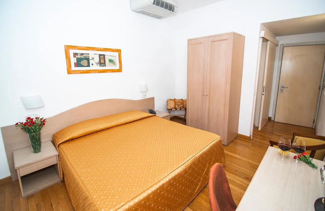 Hotel La Colonna-1