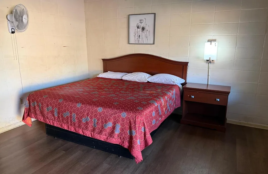 Royal Inn-1