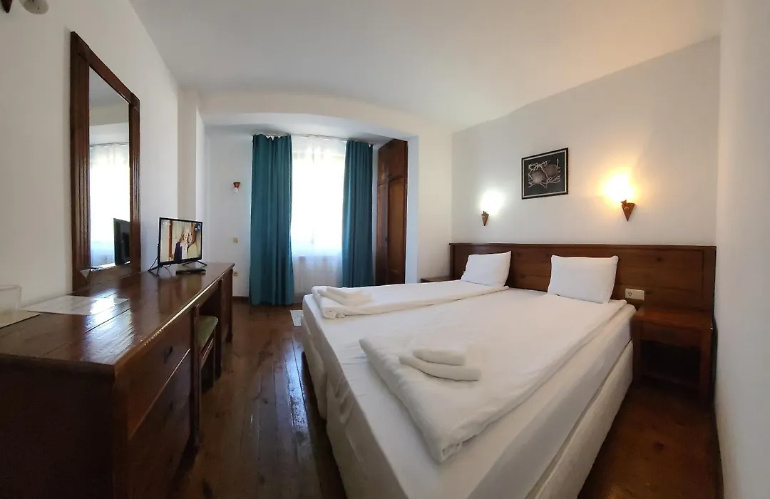 Banderitsa Hotel And Casino-1
