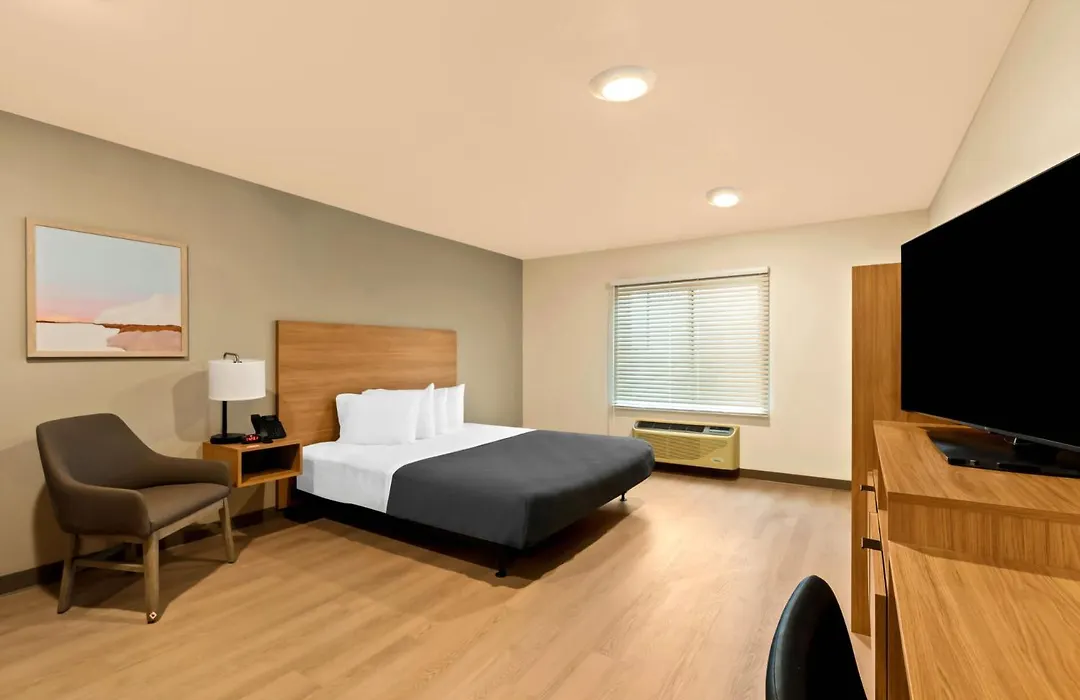 Livaway Suites Syracuse-1
