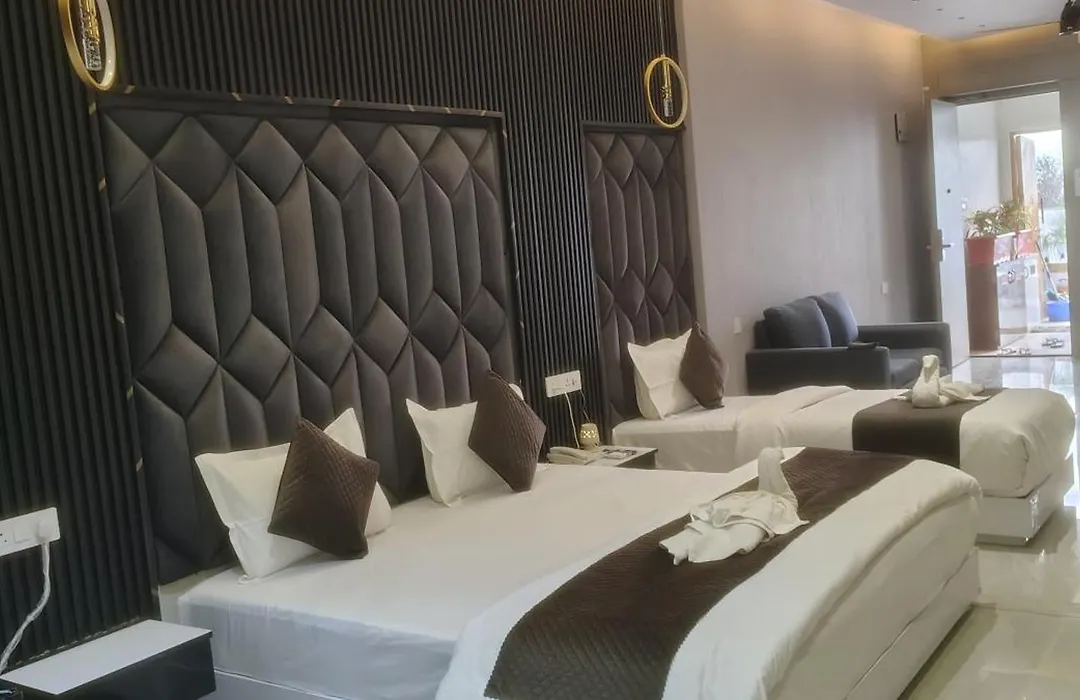 Hotel Crystal Sarovar-1
