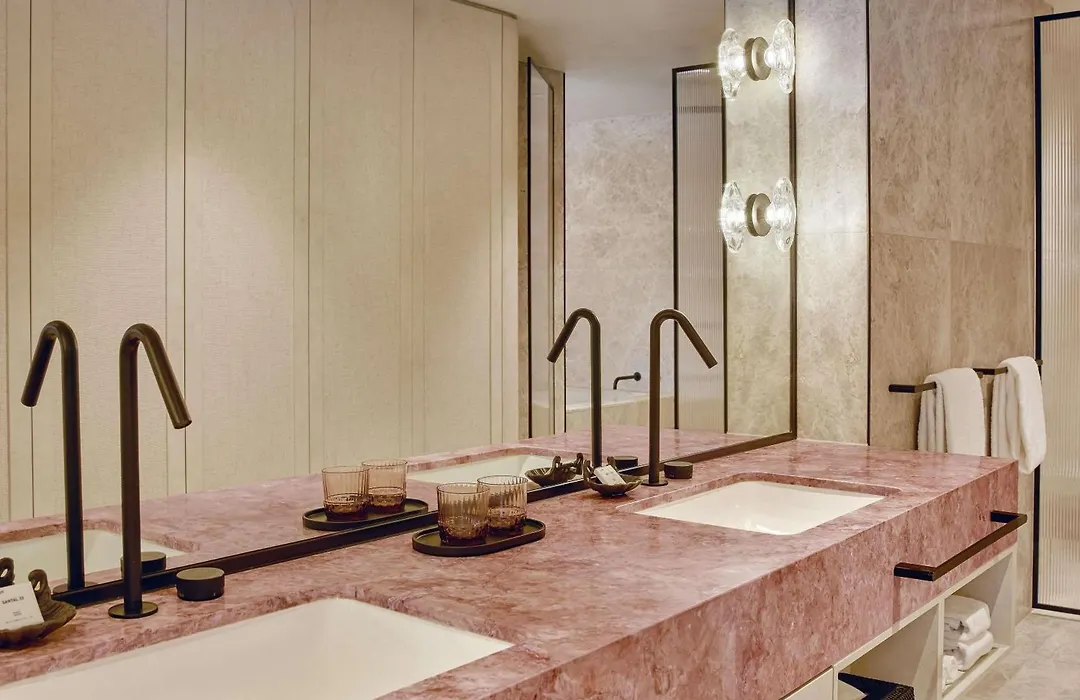 Mondrian Gold Coast-1