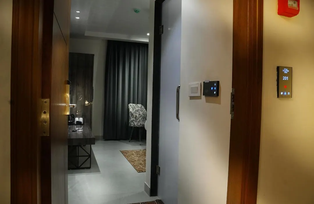Hotel Mountain Bliss'Near New Delhi & Connaught Place-1