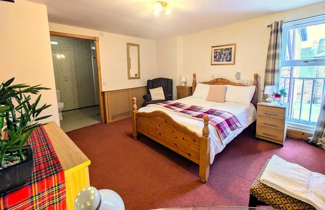 Ensuite Double Rooms -Self-Catering In Shared Kitchen-1