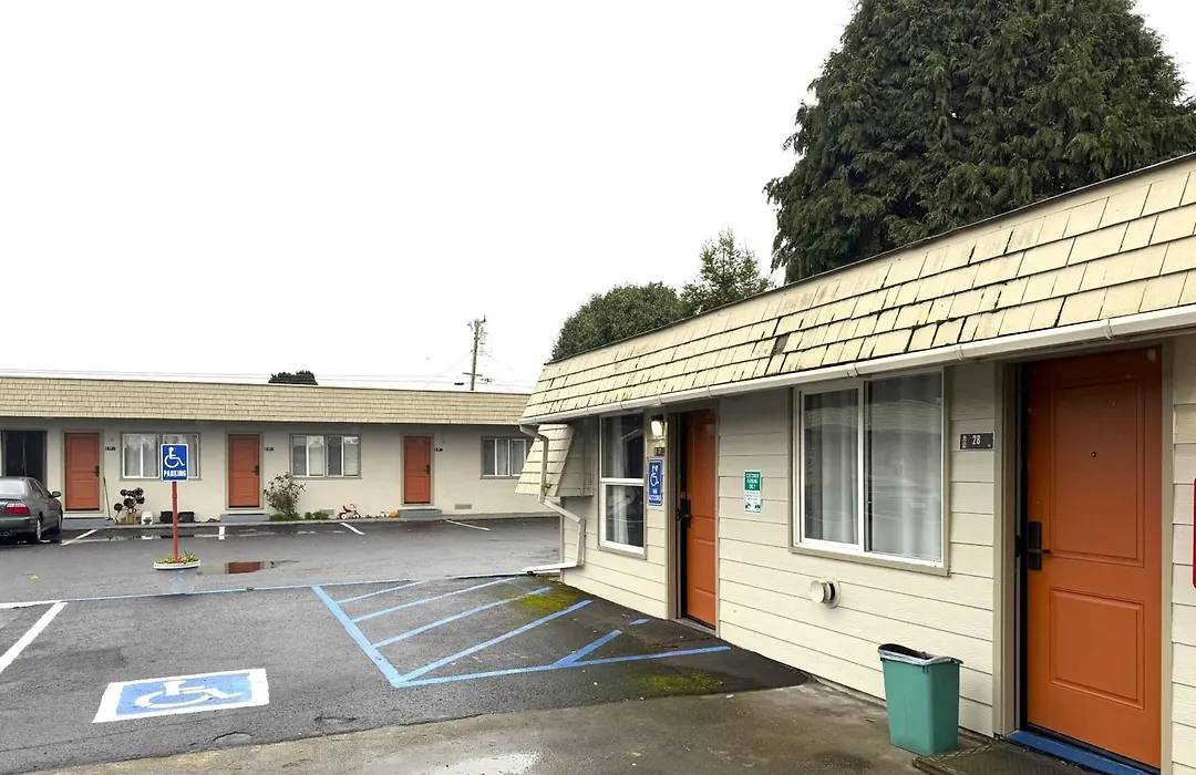 6 Rivers Motel Fortuna Near Hwy 101-1