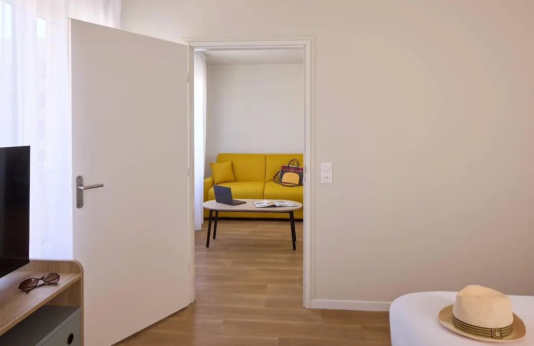 Quality Aparthotel Rouen-1