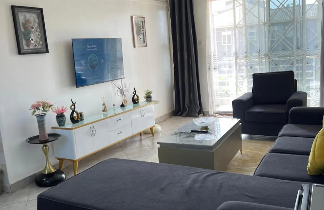 Green Vee Apartment-1
