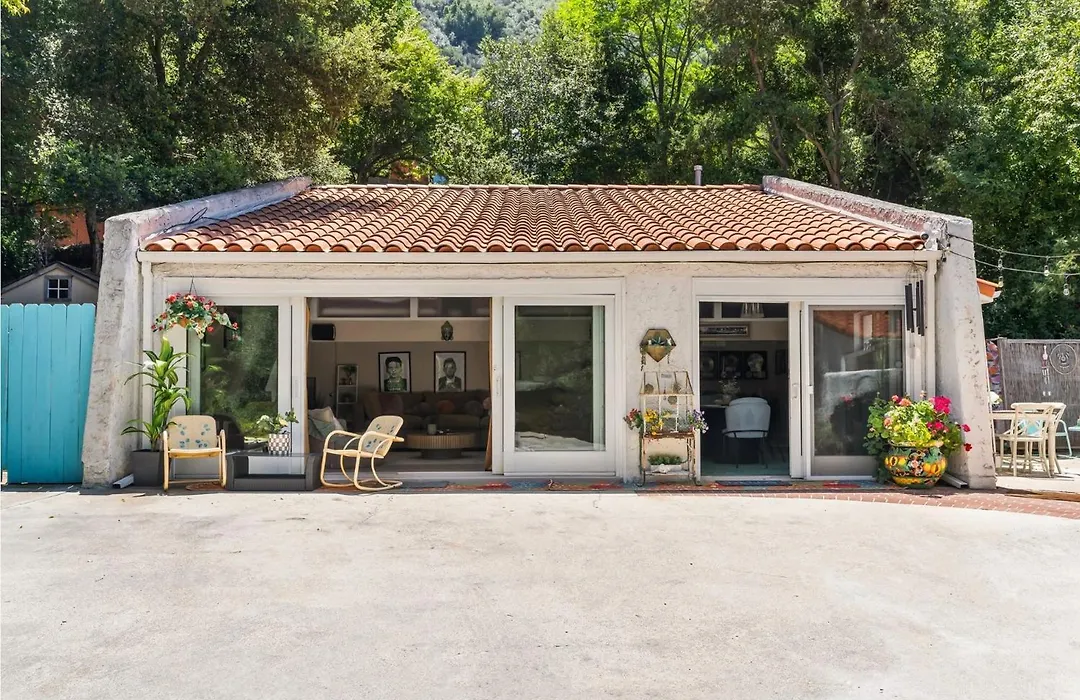The Malibu Retreat Guest House - Salt Water Pool & Jacuzzi, Nature Oasis-1