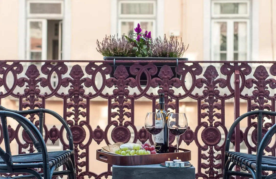 Lisbon Cheese & Wine Suites-1