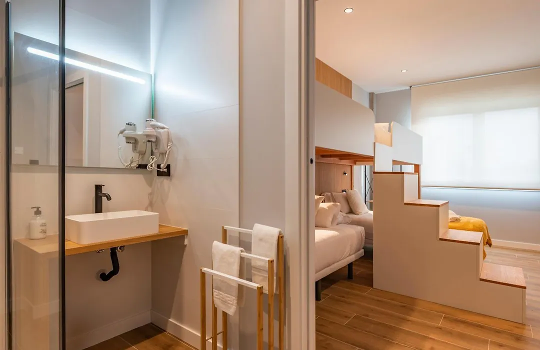 White Tree Rooms And Apartments-1