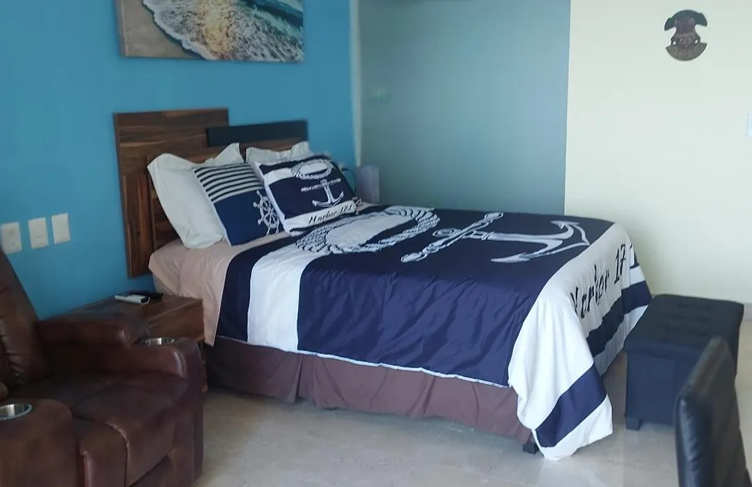 Beachfront Harbor 171 Condo Ocean View Pool, Gym WiFi-1