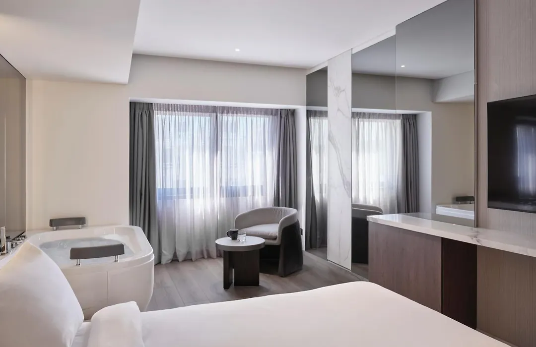 Nur Edge Aparthotel - Acropolis Skyline-1