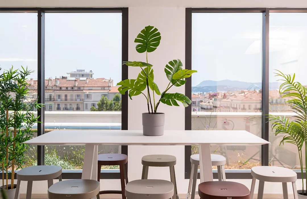 Apparthotel Privilodges Toulon Centre Gare-1