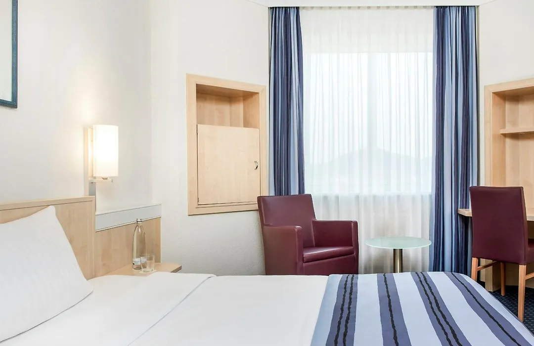 Hotel Freiburg City Center By Leonardo Hotels-1