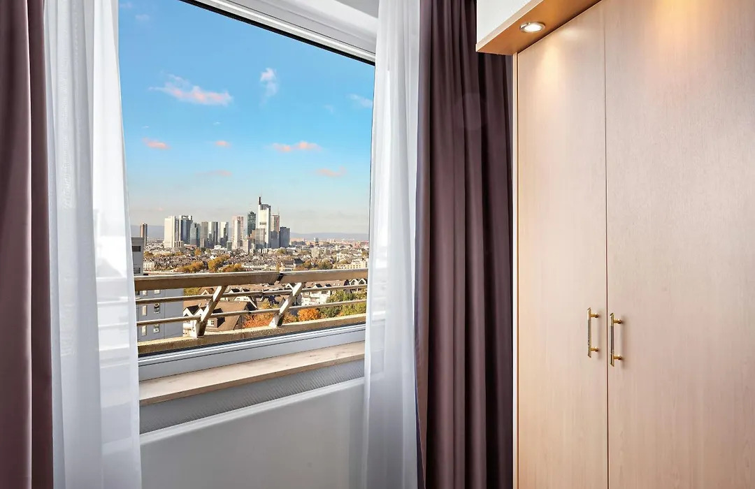 Leonardo Royal Hotel Frankfurt-1