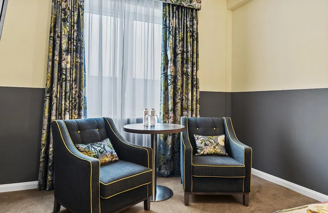 Carrigaline Court Hotel & Leisure Centre-1