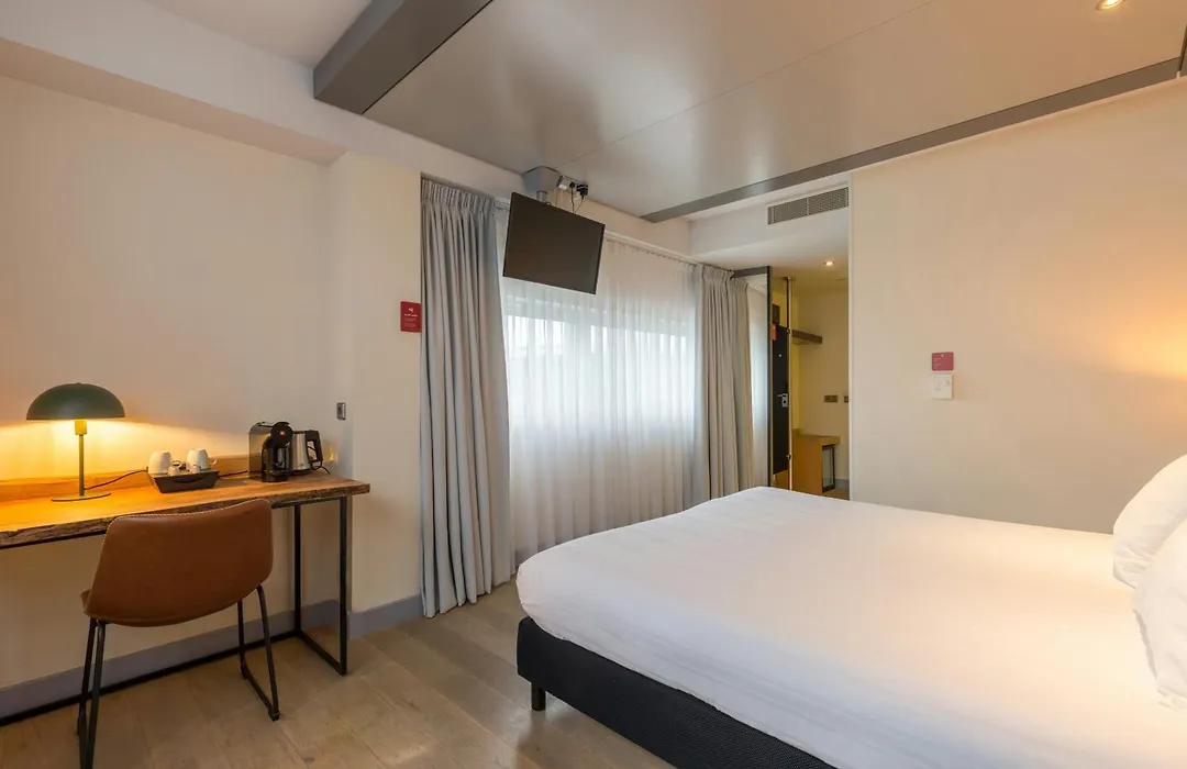 Leonardo Hotel Almere City Center-1