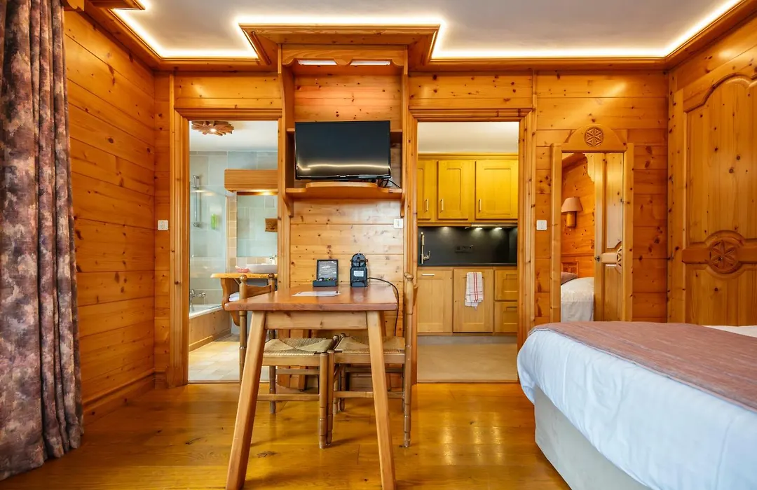 Chalet-Hôtel Neige et Roc, The Originals Relais (Hotel-Chalet de Tradition)-1