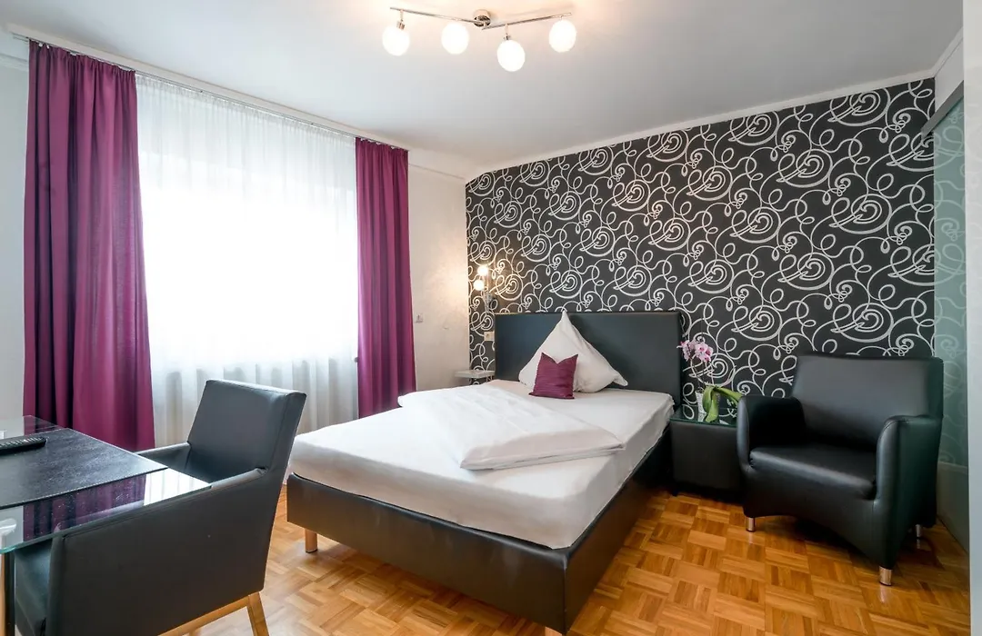 Hotel 'Zum Augarten'-1