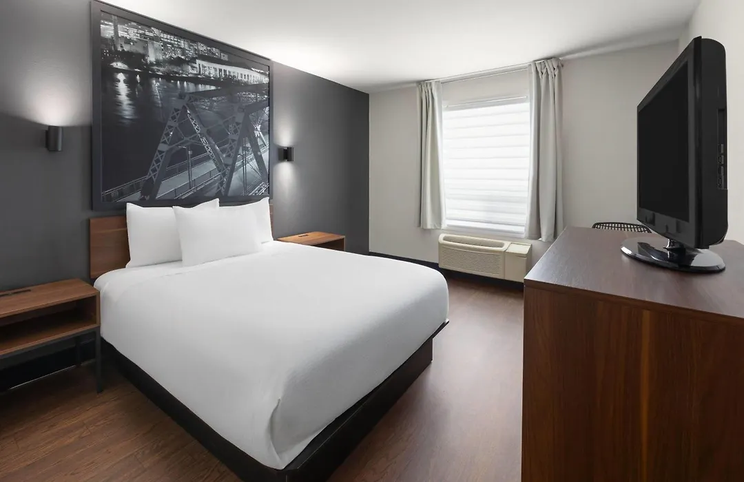 Super 8 By Wyndham Trois-Rivieres-1