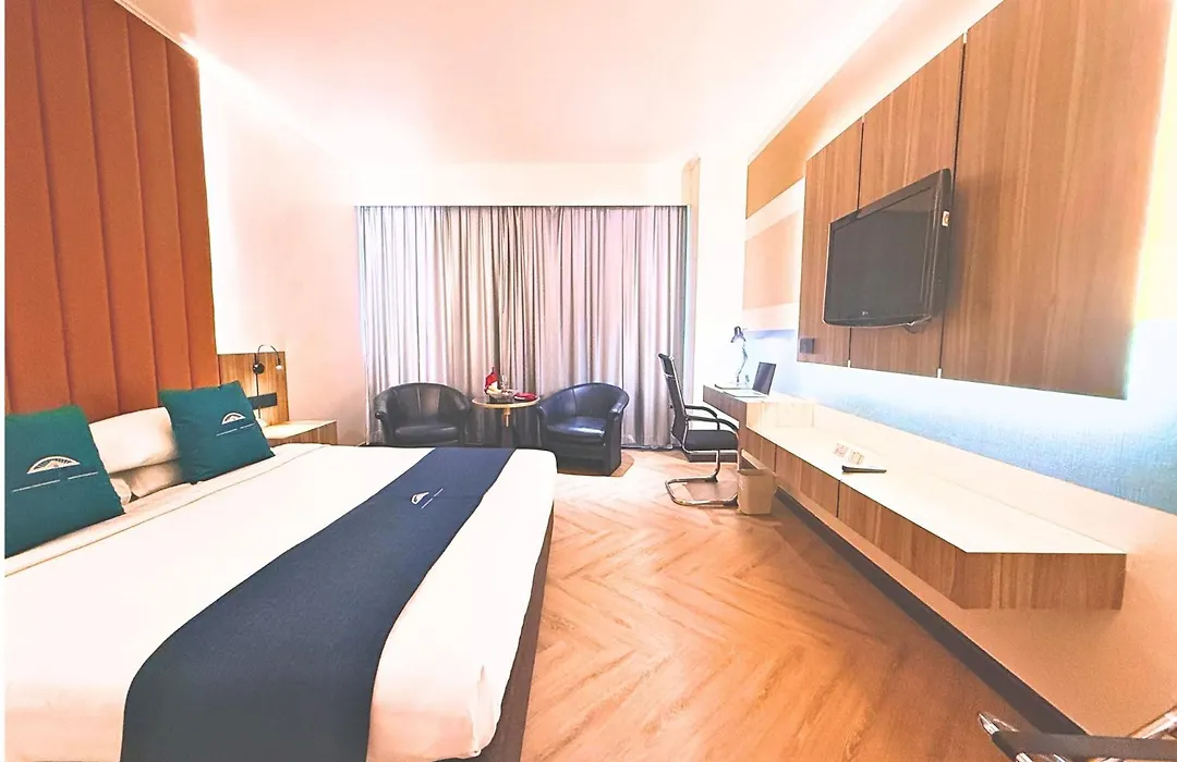 Howard Johnson By Wyndham Kota Kinabalu City Centre, Formerly Hotel Shangri-La Kota Kinabalu-1
